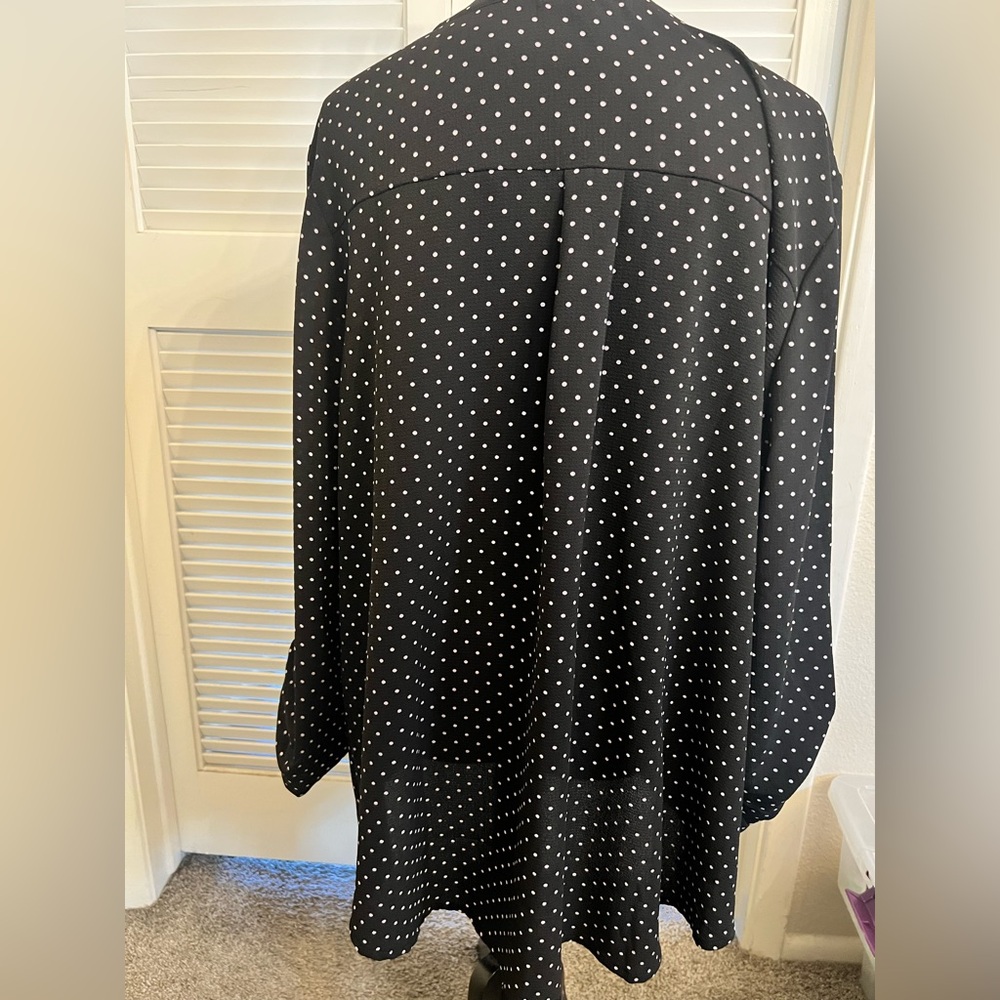 💜Elegant Black Polka Dot Blouse - Picture 2 of 4